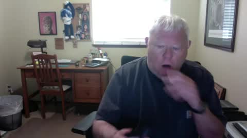 dirtrider195080438 online show from June 25, 5:06 pm
