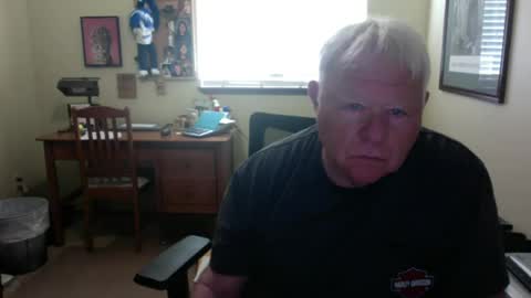 dirtrider195080438 online show from June 26, 5:28 pm