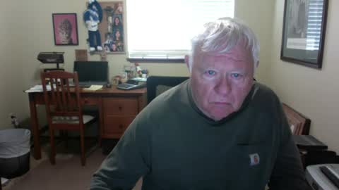 dirtrider195080438 online show from July 12, 4:53 pm