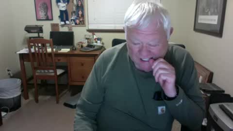 dirtrider195080438 online show from July 13, 5:21 am
