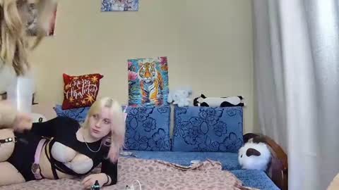 Snapshot of dirty_kiss69 chatting on June 14, 7:27 pm Dirty Kiss69 online show from June 14, 7:27 pm