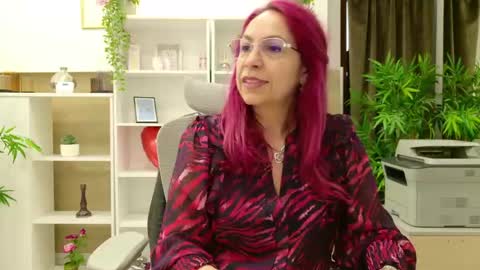 dirty_mature online show from May 25, 5:13 am