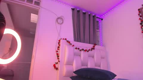 Samantha  online show from February 14, 11:01 pm