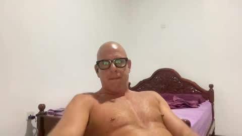 Snapshot of dirtydanlondon chatting on February 26, 2:27 pm Dirtydanlondon online show from February 26, 2:27 pm