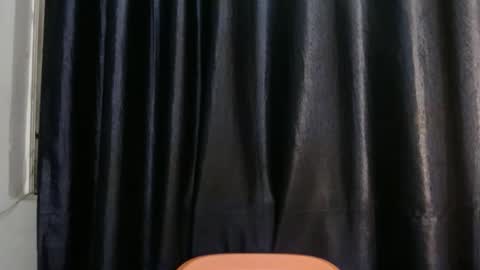 Snapshot of dirtydesirebabe chatting on April 23, 5:08 am dirtydesirebabe online show from April 23, 5:08 am