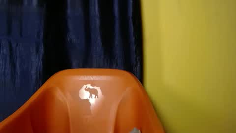 Snapshot of dirtydesirebabe chatting on May 13, 4:54 am dirtydesirebabe online show from May 13, 4:54 am