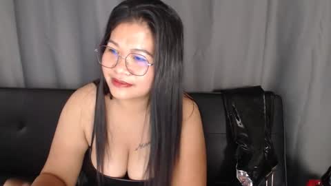 LatexQueen online show from September 23, 12:30 pm