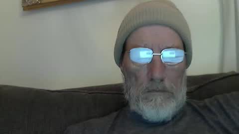 Snapshot of dirtynastyoldman chatting on December 4, 12:03 pm dirtynastyoldman online show from December 4, 12:03 pm