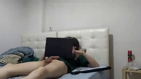 Snapshot of dirtywhiteguy376695 chatting on October 15, 12:11 am dirtywhiteguy376695 online show from October 15, 12:11 am