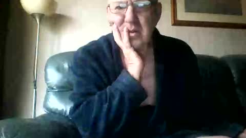 Snapshot of discovery63 chatting on December 15, 9:56 am discovery63 online show from December 15, 9:56 am