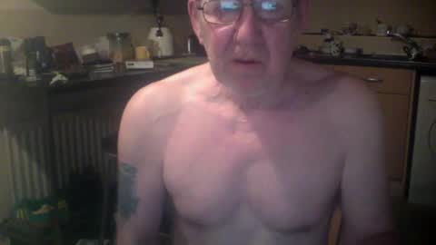 Snapshot of discovery63 chatting on December 22, 5:10 pm discovery63 online show from December 22, 5:10 pm