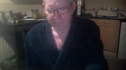 Snapshot of discovery63 chatting on January 6, 12:37 am discovery63 online show from January 6, 12:37 am