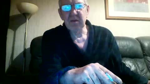 Snapshot of discovery63 chatting on January 7, 1:59 am discovery63 online show from January 7, 1:59 am