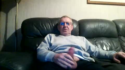 Snapshot of discovery63 chatting on February 2, 6:10 pm discovery63 online show from February 2, 6:10 pm