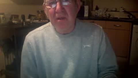 Snapshot of discovery63 chatting on February 21, 6:37 pm discovery63 online show from February 21, 6:37 pm