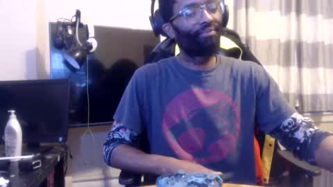 Snapshot of disr3sp3ctfully_dipp3d chatting on January 17, 10:46 pm Your Best Worst Nightmare online show from January 17, 10:46 pm