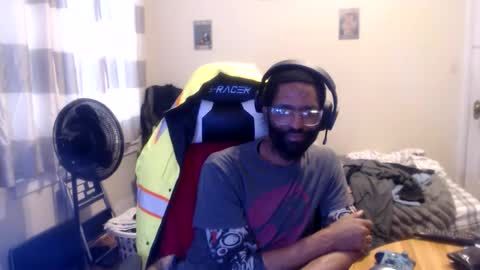 Snapshot of disr3sp3ctfully_dipp3d chatting on February 4, 2:34 pm Your Best Worst Nightmare online show from February 4, 2:34 pm