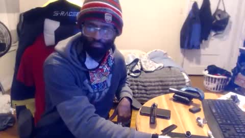 Snapshot of disr3sp3ctfully_dipp3d chatting on February 7, 11:03 am Your Best Worst Nightmare online show from February 7, 11:03 am