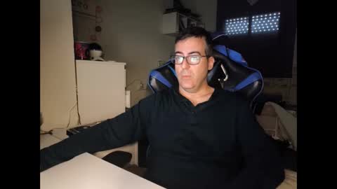 ditos_c online show from January 14, 8:42 am