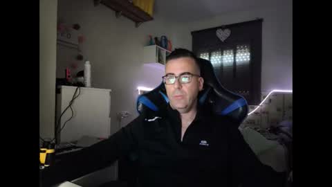 ditos_c online show from February 18, 8:32 am