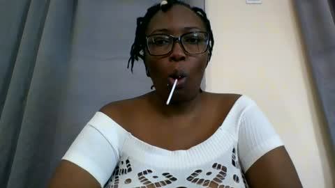 Snapshot of diva223306 chatting on July 7, 12:09 pm diva223306 online show from July 7, 12:09 pm