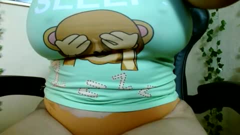 Snapshot of divadirty chatting on January 1, 8:15 pm Mari online show from January 1, 8:15 pm