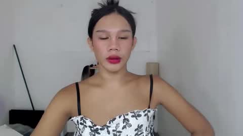 Snapshot of divine_sawanta chatting on March 23, 4:00 pm SAWANTA online show from March 23, 4:00 pm