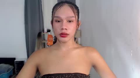 Snapshot of divine_sawanta chatting on April 8, 4:07 pm SAWANTA online show from April 8, 4:07 pm