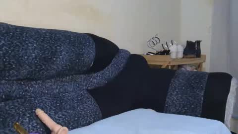 Snapshot of divineassgoddess chatting on May 4, 12:17 am divineassgoddess online show from May 4, 12:17 am