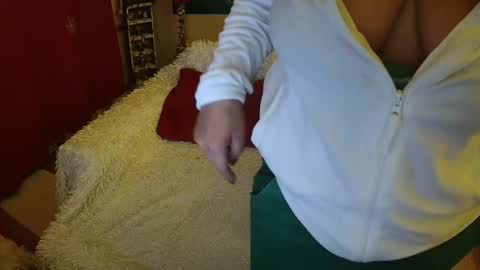 Snapshot of divineblond chatting on December 23, 12:14 am Alexxa online show from December 23, 12:14 am