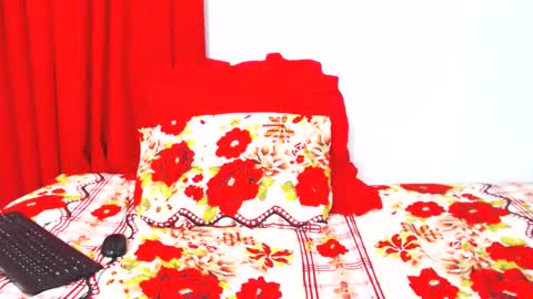 Snapshot of divinebooty93 chatting on January 30, 3:40 pm divinebooty93 online show from January 30, 3:40 pm