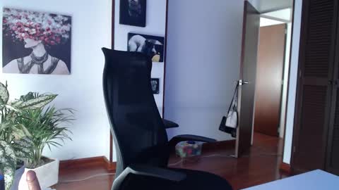 Hera online show from February 10, 12:20 pm