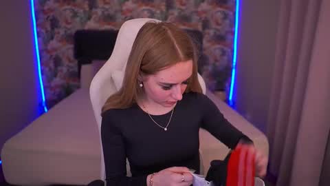 DivineJasss online show from March 3, 8:59 pm