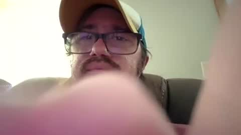 Snapshot of divorcedstoner420 chatting on July 10, 8:22 pm divorcedstoner420 online show from July 10, 8:22 pm