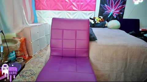 Jade Divyne online show from December 4, 5:00 pm