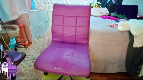 Jade Divyne online show from December 8, 9:24 am