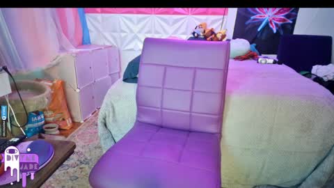 Jade Divyne online show from December 15, 8:15 pm