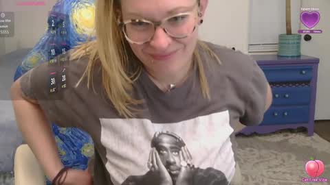 Snapshot of dixie_comanche chatting on April 1, 2:34 am dixie_comanche online show from April 1, 2:34 am