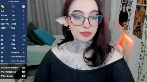 Snapshot of dixipixi_ chatting on January 3, 11:46 am dixipixi_ online show from January 3, 11:46 am