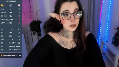 Snapshot of dixipixi_ chatting on October 3, 5:48 am dixipixi_ online show from October 3, 5:48 am