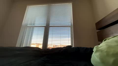 dj9469615 online show from February 22, 2:37 pm