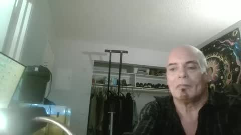 Snapshot of djdiehard chatting on October 29, 5:20 am DJ Pleasure online show from October 29, 5:20 am