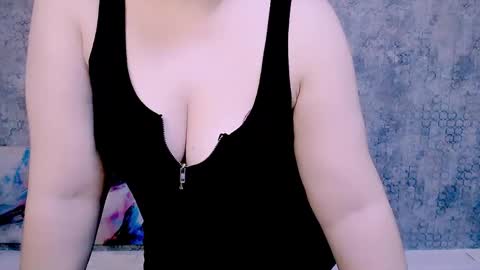 Snapshot of djullia chatting on January 12, 3:14 pm djullia online show from January 12, 3:14 pm