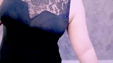 Snapshot of djullia chatting on February 1, 1:20 pm djullia online show from February 1, 1:20 pm