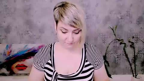 Snapshot of djullia chatting on June 8, 6:14 am djullia online show from June 8, 6:14 am