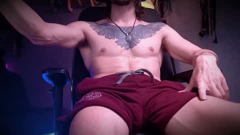 Snapshot of dl_raven chatting on December 26, 1:10 pm Silverhand online show from December 26, 1:10 pm