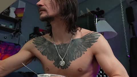 Snapshot of dl_raven chatting on January 25, 8:10 am Silverhand online show from January 25, 8:10 am