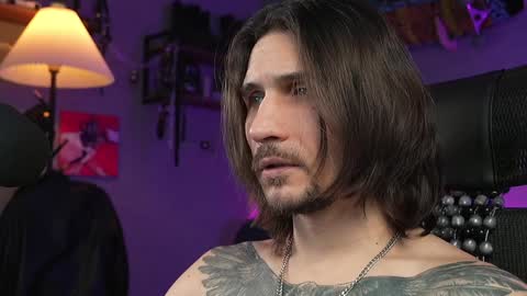 Snapshot of dl_raven chatting on February 5, 9:15 am Silverhand online show from February 5, 9:15 am