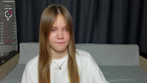 Polly and Kiriko online show from January 25, 8:42 pm