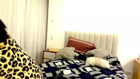 Snapshot of doble_dosis chatting on February 19, 11:45 pm doble_dosis online show from February 19, 11:45 pm